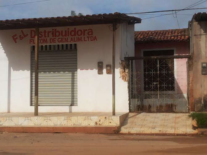 Essa é a 'distribuidora' de gêneros alimentícios de Palmeirândia 