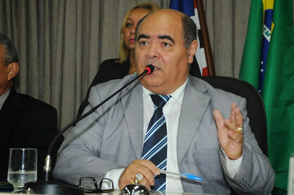 Astro de Ogum administra a Câmara valorizando os servidores.
