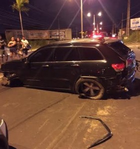 Ocupantes do veículo recusaram ajuda médica.