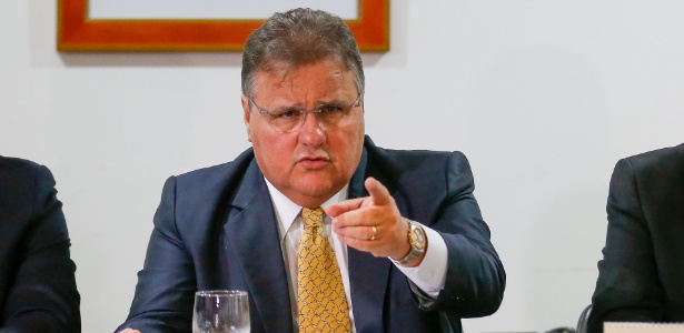 Geddel vai oficializar sua demissão devido à acusação de tráfico de influência.
