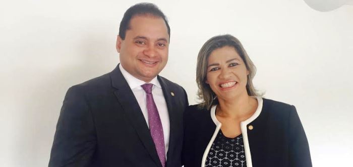 Deputado Weverton tenta arruma emprego para aliada derrotada.