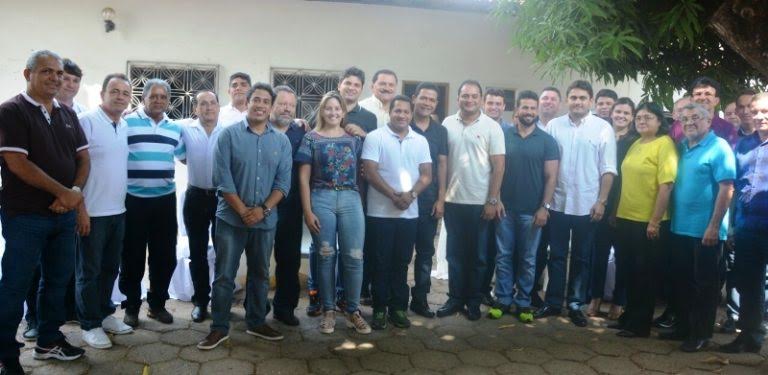 Rejeitados nas urnas querem Weverton no Senado.